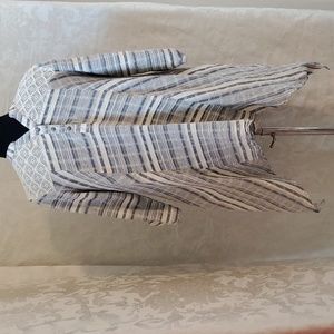 SZ. MEDIUM WOMAN'S UMGEE TOP